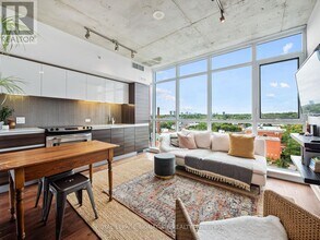 Building Photo - 1190 Dundas St E