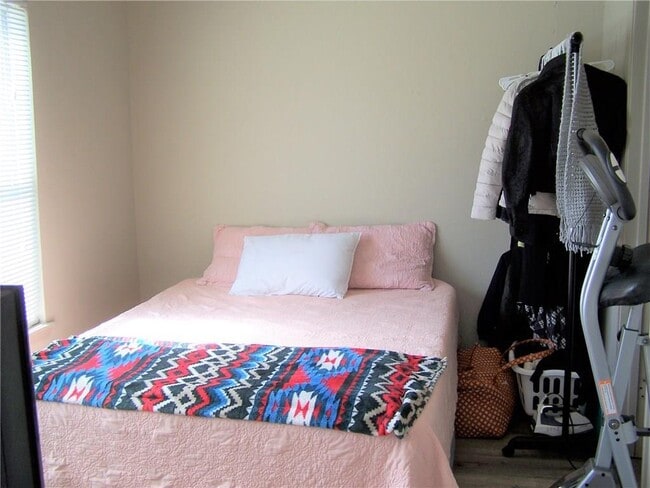 Building Photo - 3115 Tom Green St