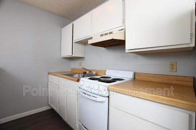 Building Photo - 1226 S Longfellow Cir