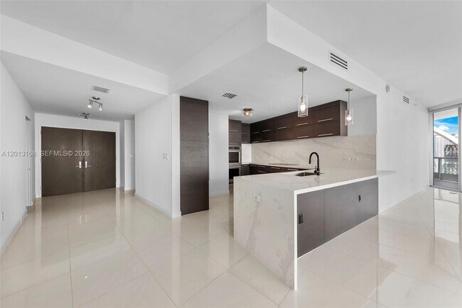 Foto del edificio - 900 Biscayne Blvd