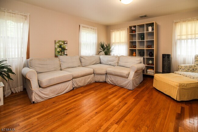 Building Photo - 31 N Baums Ct