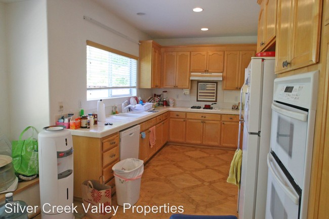 Building Photo - 3 br, 2.5 bath House - 2099 Wendover Ln.