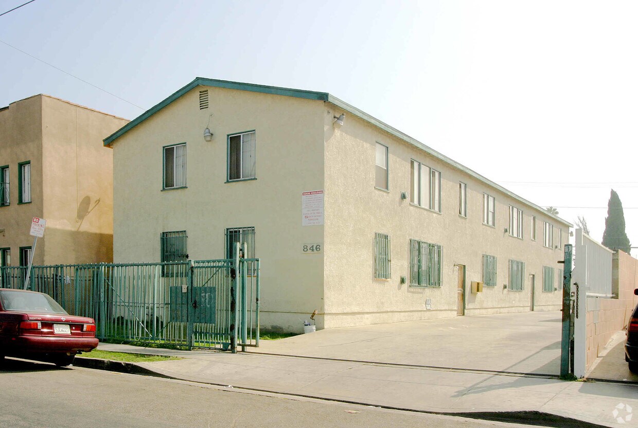 Primary Photo - 846 W 83rd St