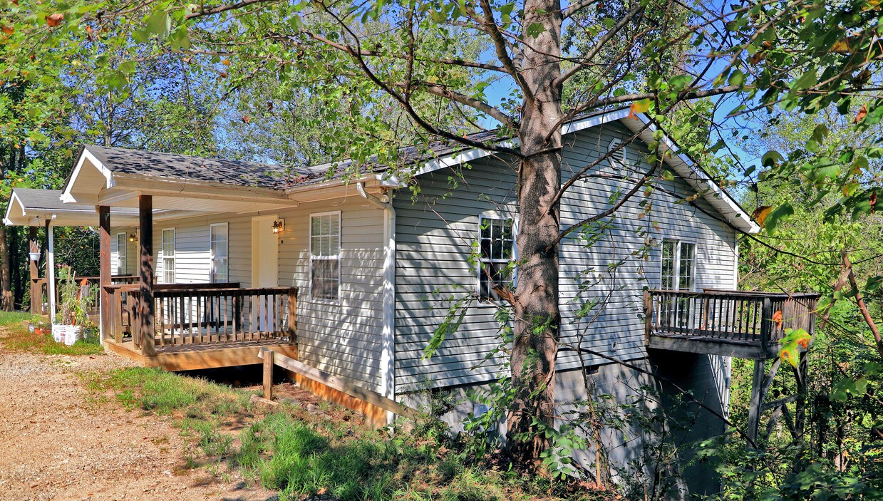 67 Carrion Ln, Candler, NC 28715 Apartments in Candler, NC