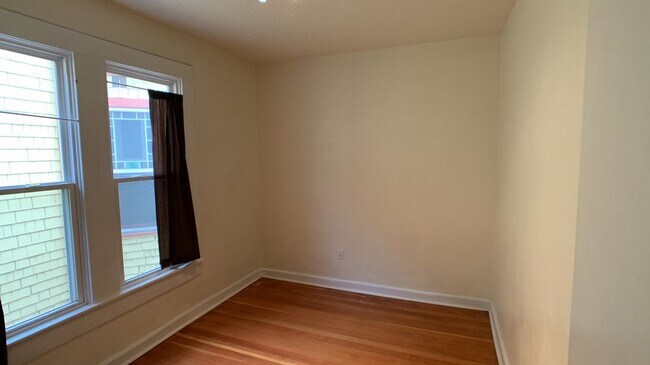 Building Photo - 604 Spruce Street