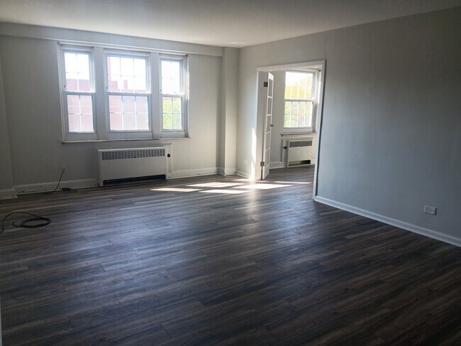 Foto del edificio - 13800 Fairhill Rd