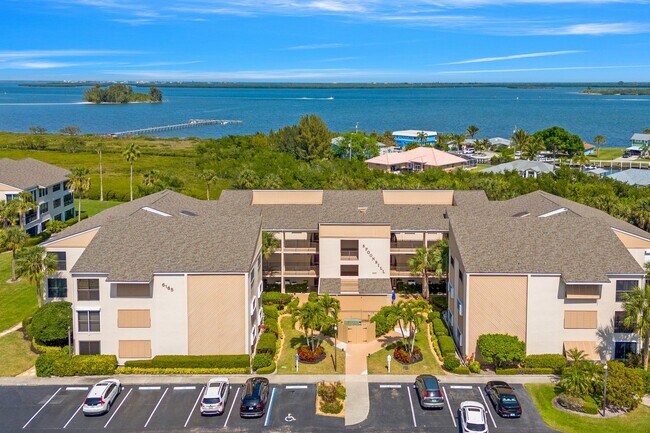 Foto del edificio - 6165 S Mirror Lake Dr