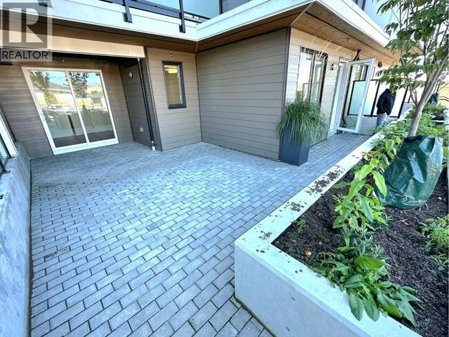 Building Photo - 4933 Clarendon St