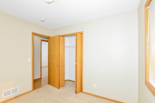 Foto del edificio - 18035 Johnson St NW