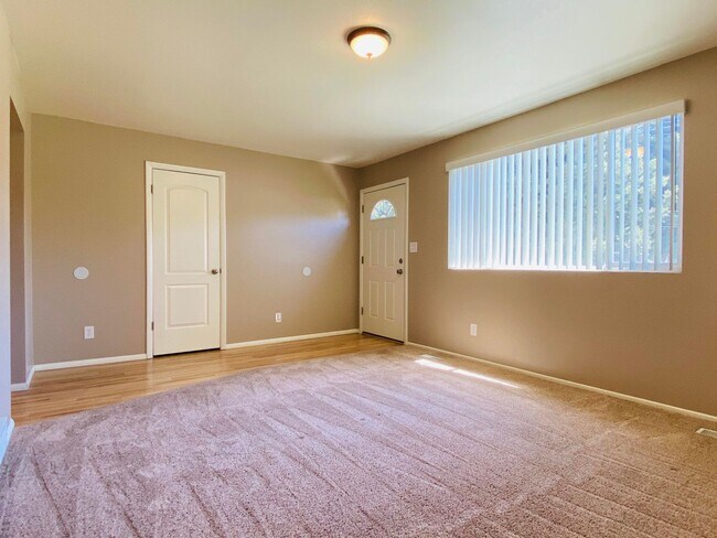 Building Photo - 3025 Little Cottonwood Rd
