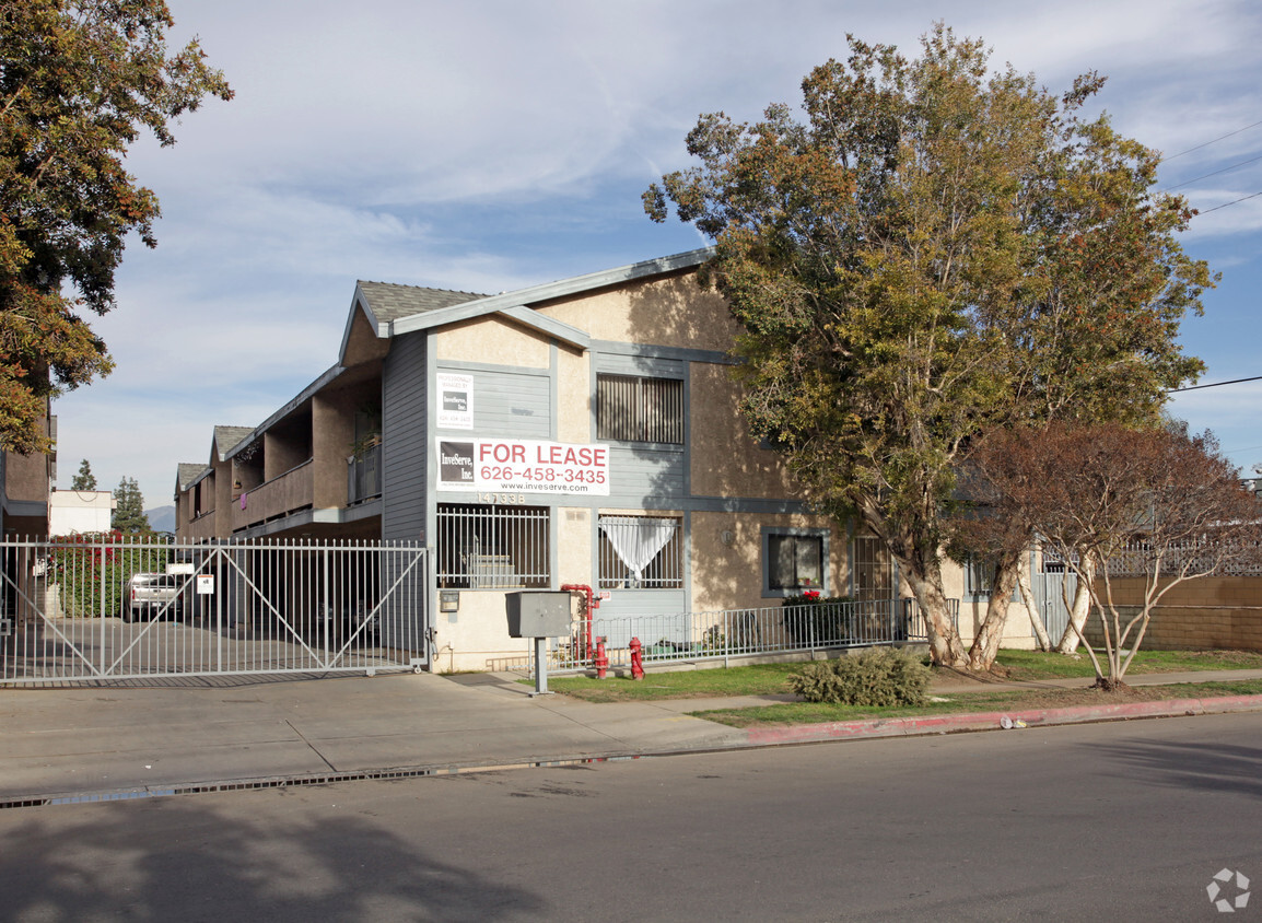 Primary Photo - 14733 Nelson Ave