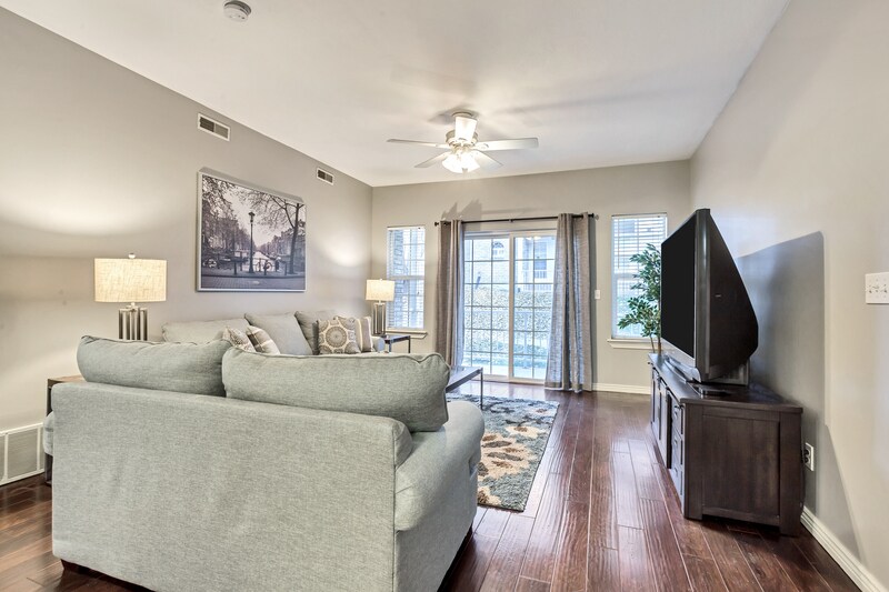 Primary Photo - 421 Belmont Pl