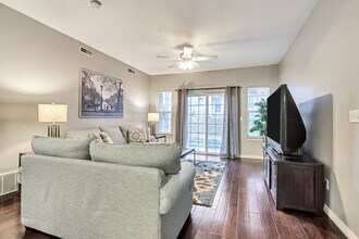 Building Photo - 421 Belmont Pl