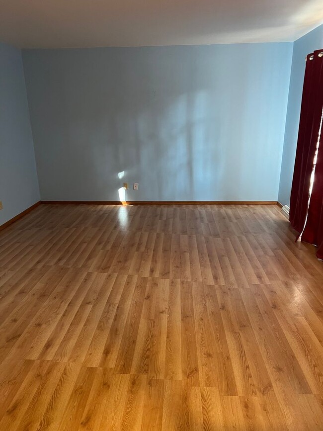 Foto del edificio - 4874 E Lawn Dr