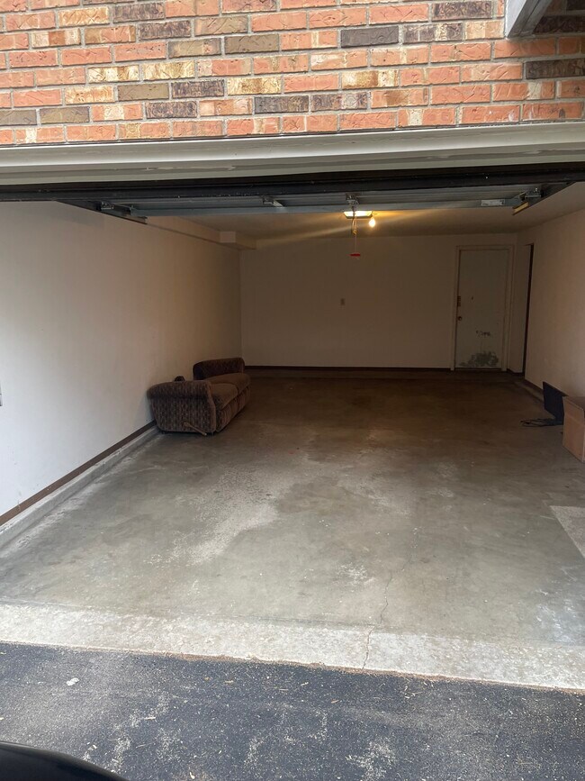 Foto del edificio - 5587 Whispering Way