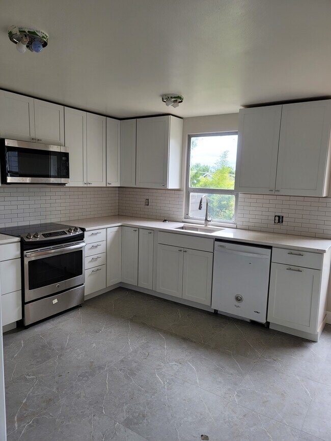 Building Photo - 4017 20th Ave SW