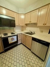 Building Photo - 108 E Housatonic St