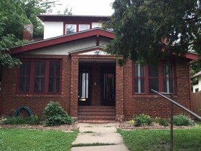 Building Photo - 209 Cedar Lake Rd N