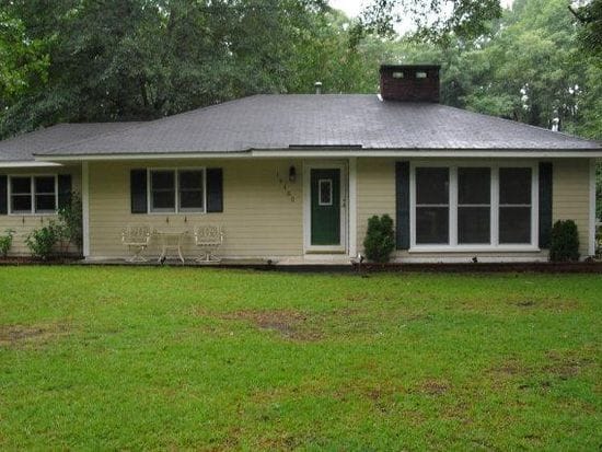 Front of house - 13400 Oakwood Drive