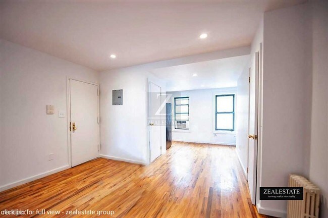 Foto del edificio - 2 br, 1 bath Apartment - 250 Van Brunt St