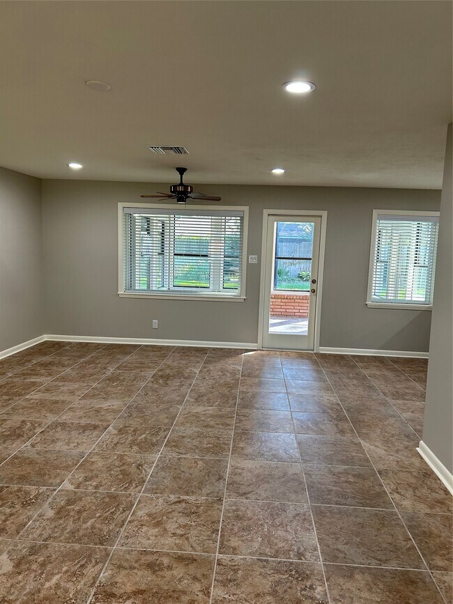 Building Photo - 10233 Moorberry Ln