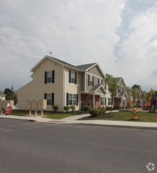 Foto del edificio - Village Green Apartments