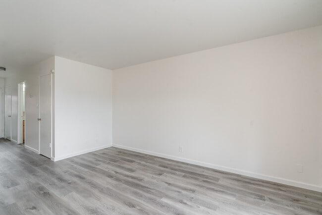 Building Photo - 2167 Otis Dr