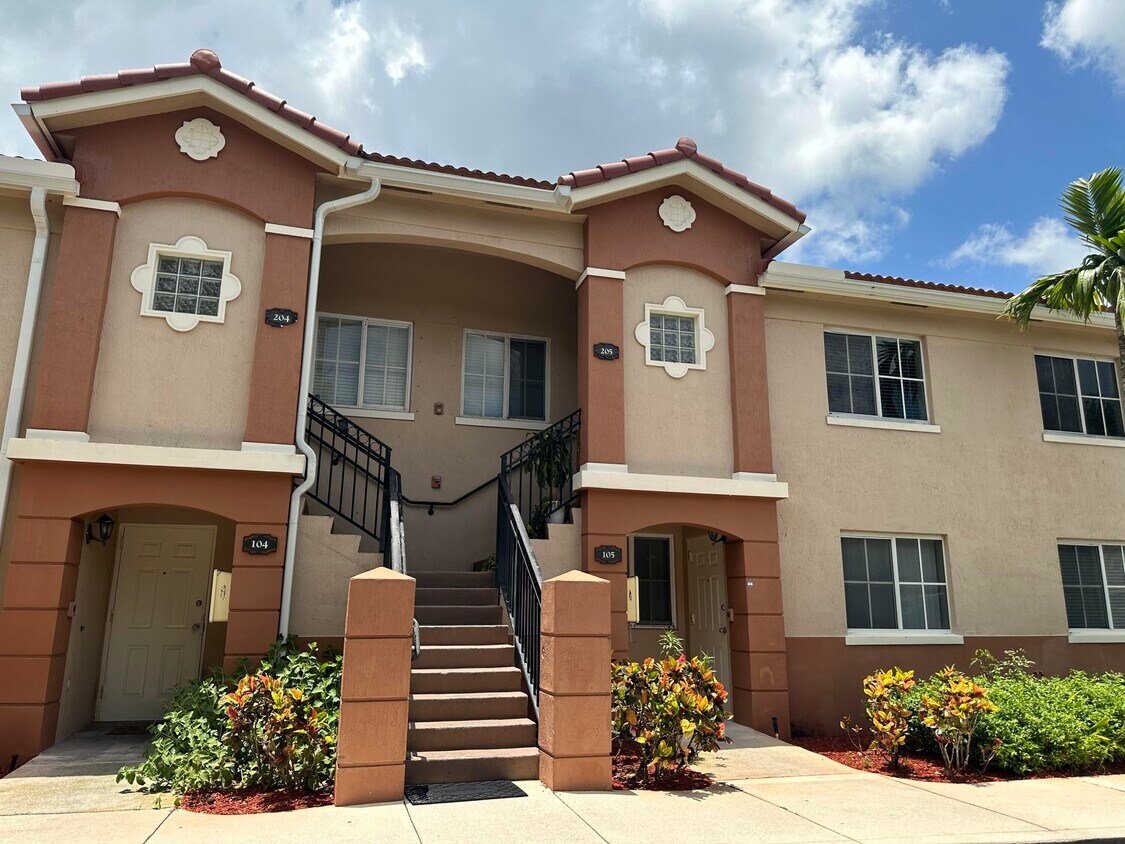 Foto principal - 3474 Briar Bay Blvd