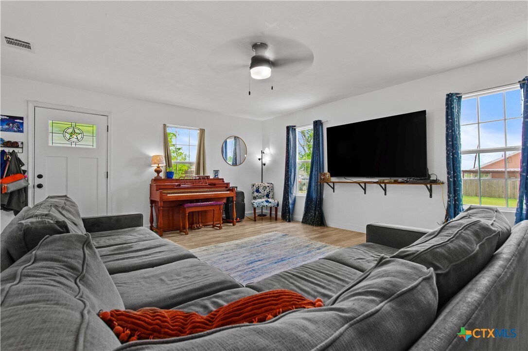 Foto principal - 183 Shelley Ln
