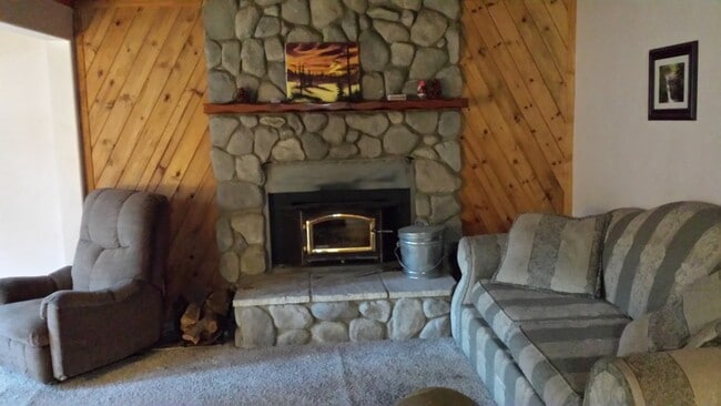 Building Photo - 1037 E Country Club Blvd