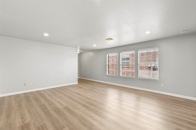 Building Photo - 21106 Blackbluff Ct