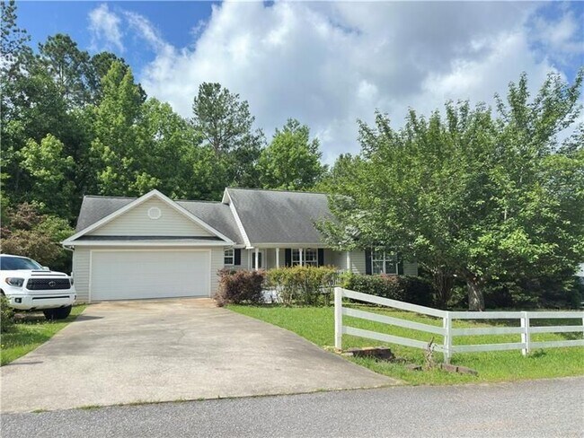 Foto del edificio - 67 Barker Trail Rd