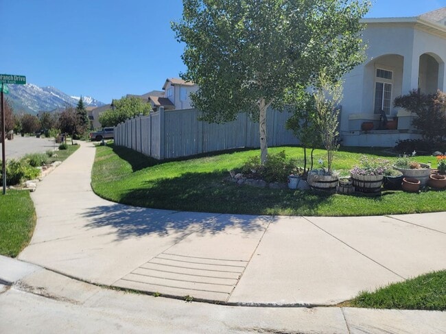 Building Photo - 1725 Longbranch Dr