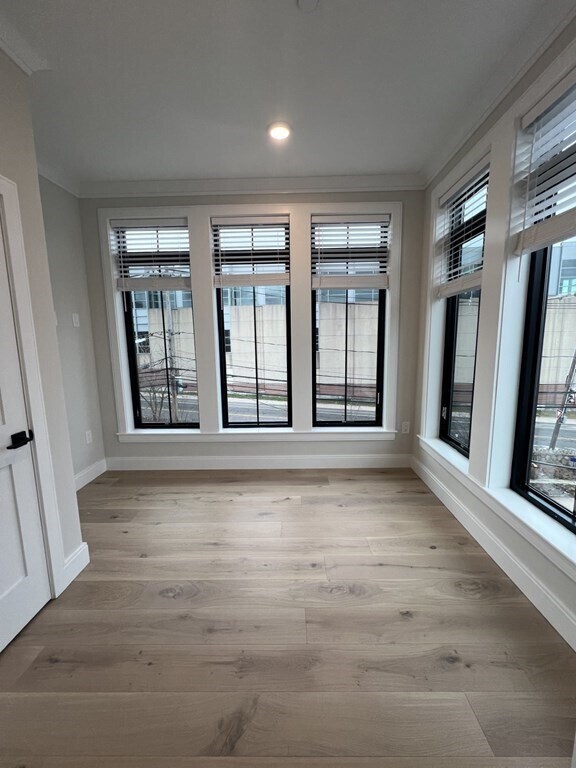 Building Photo - 157 Everett St