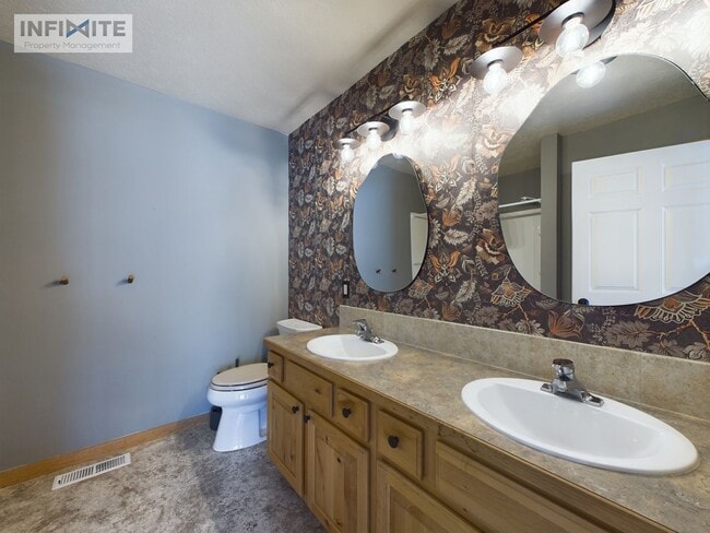 Building Photo - Two Bedroom Two Bathroom in Bozeman