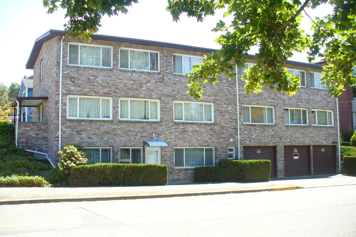 Magnolia Apartments - 2868 32nd Ave W