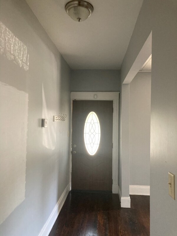 Building Photo - 206 Oak St