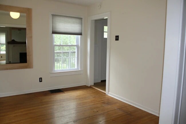 Foto del edificio - 1006 E 1st St