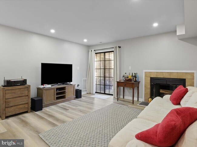 Foto del edificio - 6908 Mary Caroline Cir