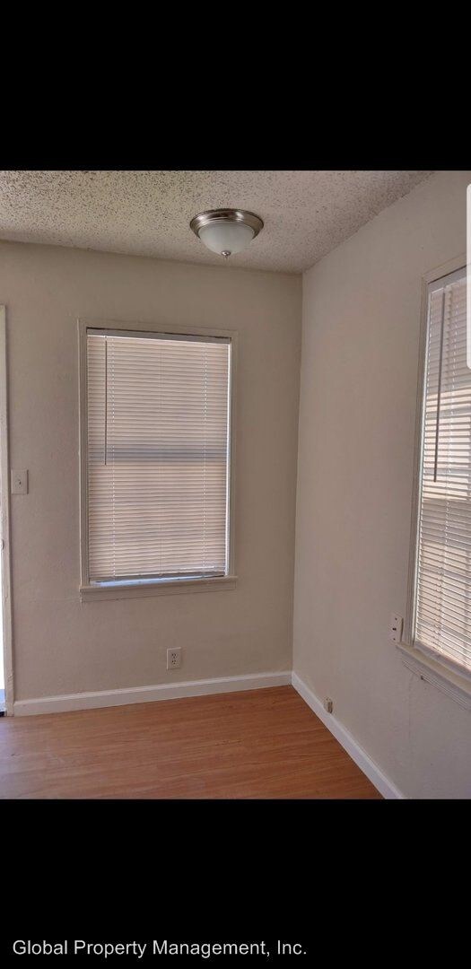 Foto del edificio - 17442 N D St