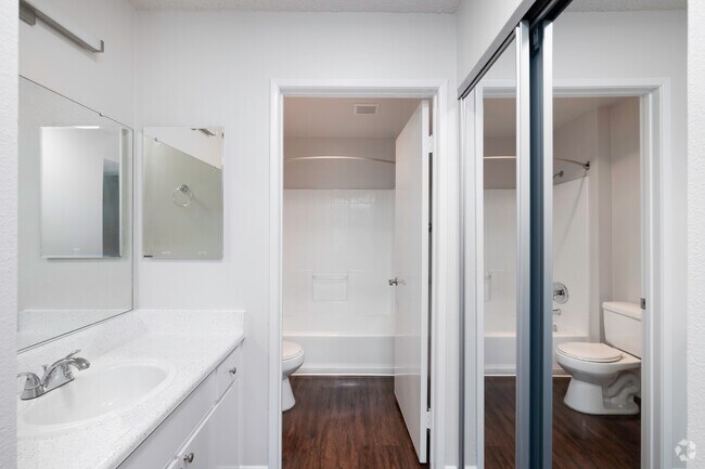 Interior Photo - Vineland Gardens