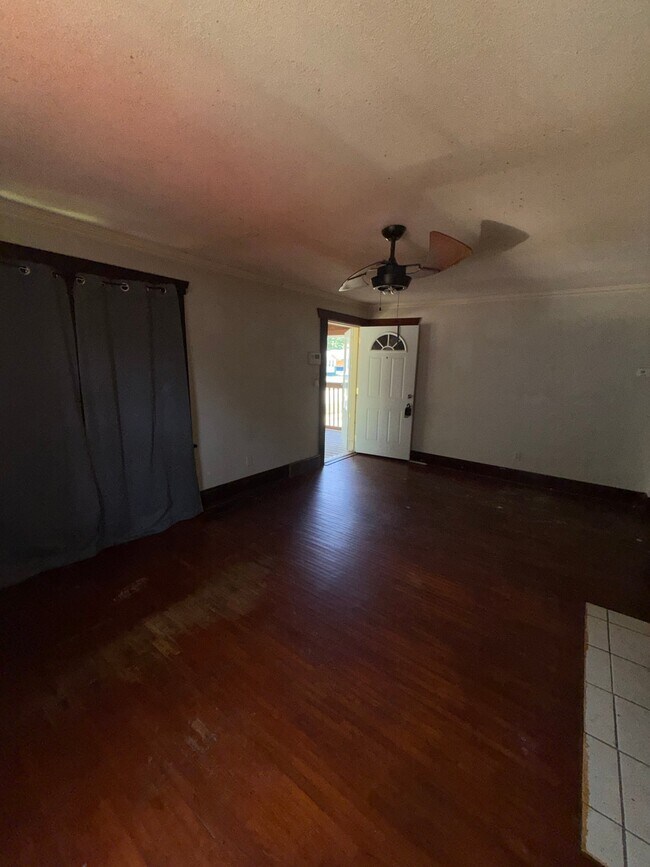 Building Photo - 1454 N Walnut Grove Ave