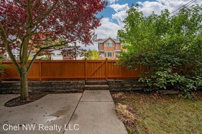 Foto del edificio - 3 br, 2.5 bath House - 717-A N 94th St