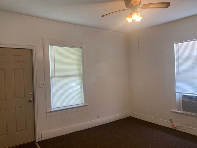 Foto del edificio - 4215 Garden St