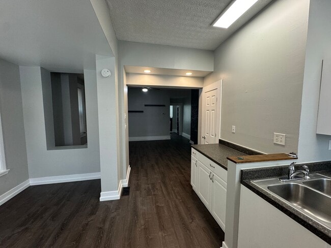 Foto del edificio - Available NOW! 3 Bed 2 Full Bath Townhome ...