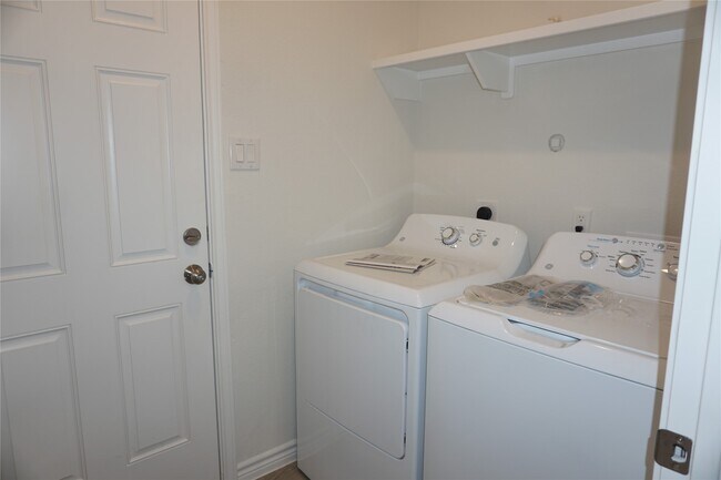 Building Photo - 11652 Vistawood St