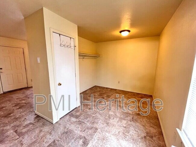 Foto del edificio - 813 E Huntsville Ave