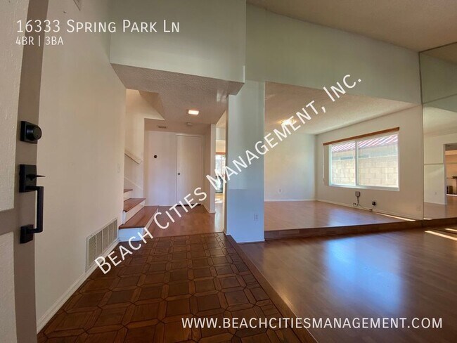 Foto del edificio - HUGE Single Family Home at The Courts in C...