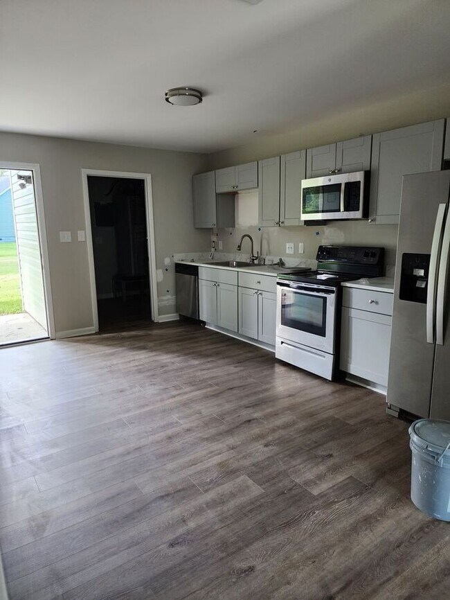 Foto del edificio - 6469 Rockford Dr