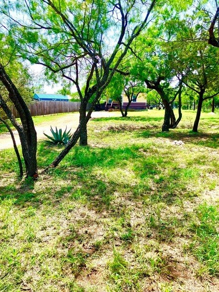 Foto del edificio - 1328 Steen Rd